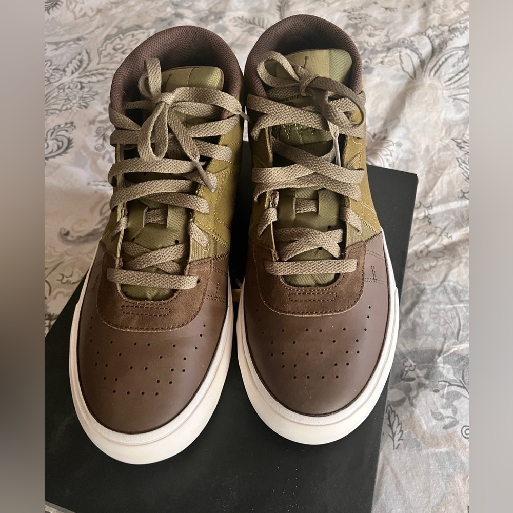 Men's Nike Jordan Series Mid casual Sneakers size 10